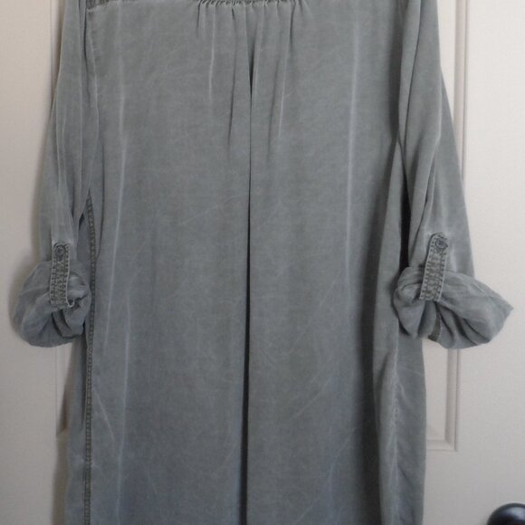 Shirt Dress Moss-Gray color Rolled-up-Button Sleeves Size Lg by Express - Picture 5 of 9